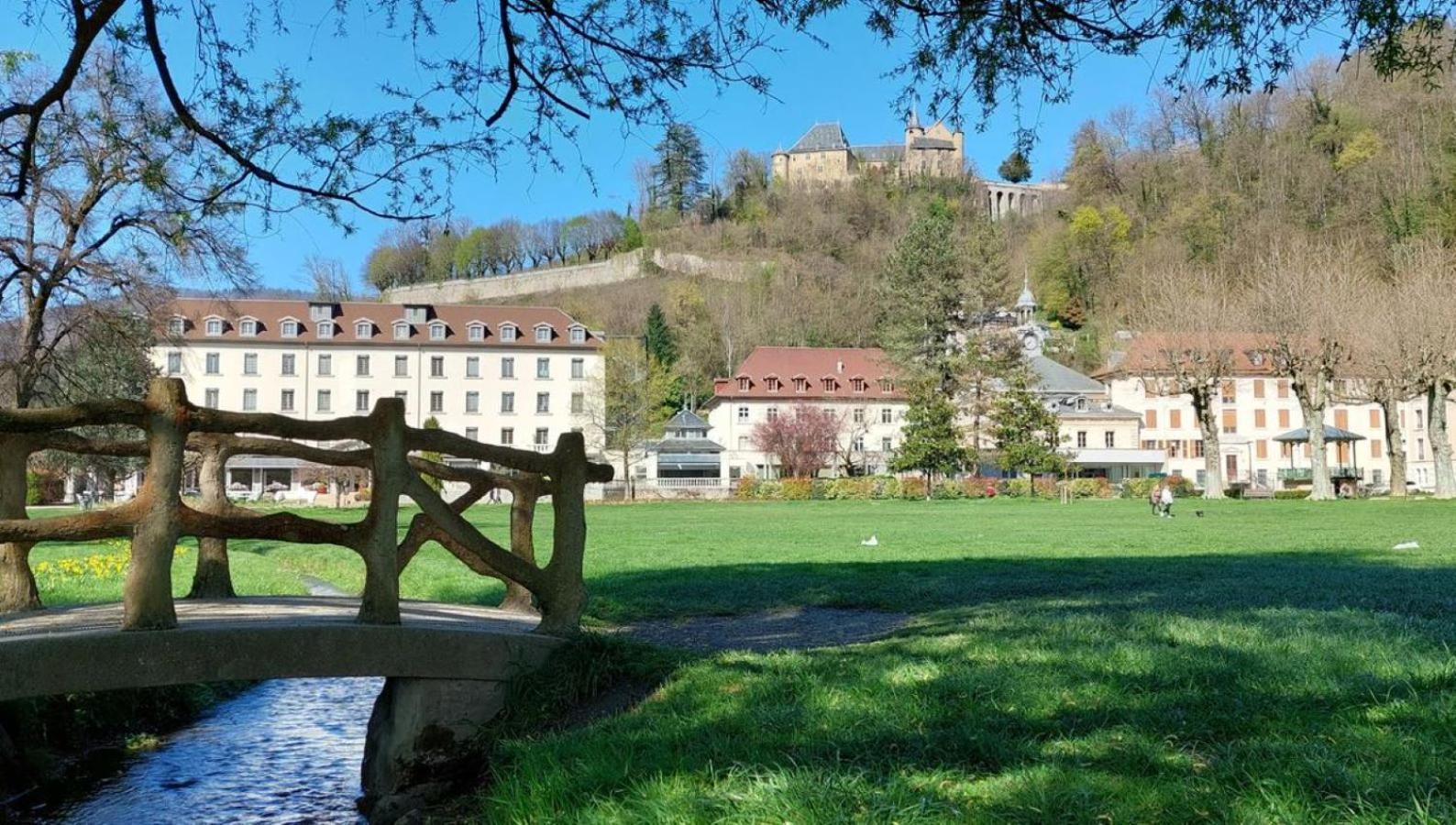 Apartment Le T2 Douillet D'uriage - Le Louvre - Cure Thermale Uriage- Proche Chamrousse - Jusqu'a 3 Personnes - Region Agreable En Toute Saison *
